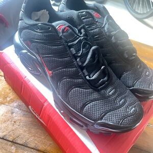 Nike Black and Red Athletic Shoes with Mesh Upper